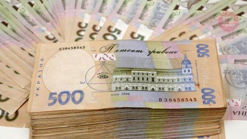 На ремонті освітлення волинський посадовець збагатився майже на 900 тисяч