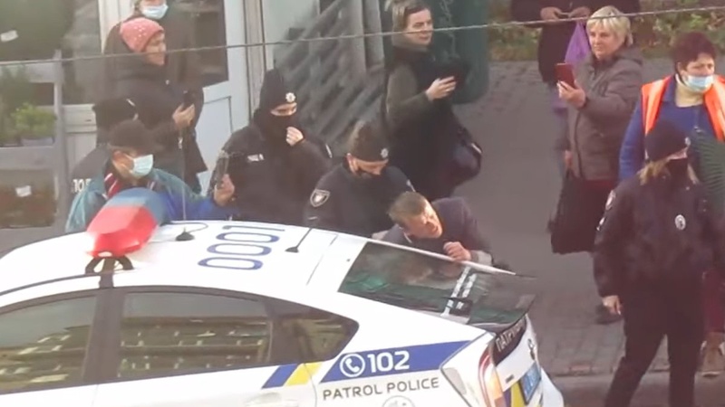 Водія маршрутки «Луцьк-Торчин», якого затримала поліція, госпіталізували