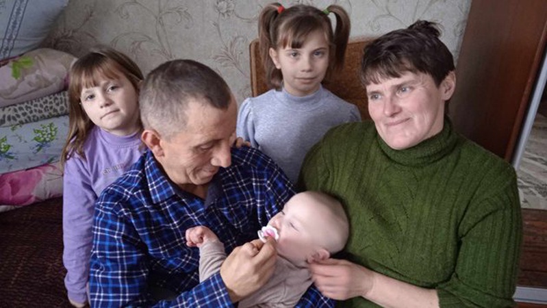 Багатодітна волинянка, яка виховала 12 дітей, чекає двох синів із фронту