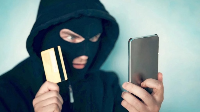 Лучанина ошукали на 130 тисяч: лишився і без грошей, і без авто