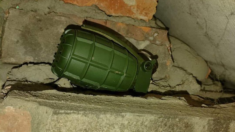 У волинянина на горищі поліцейські вилучили заборонені предмети