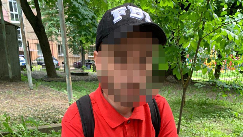 Оператора телеканалу Медведчука затримали, коли він робив закладки наркотиків