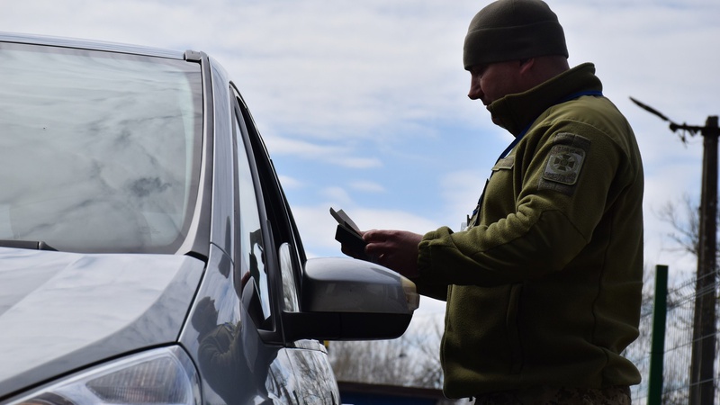 Щоб перетнути кордон, чоловіки призовного віку вдавали із себе дітей 13 та 15 років