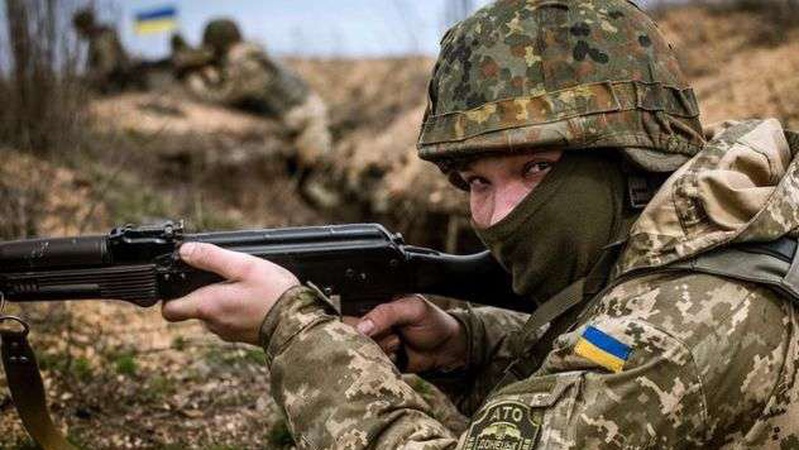 Окупанти тричі за добу зірвали «тишу», поранені двоє військових