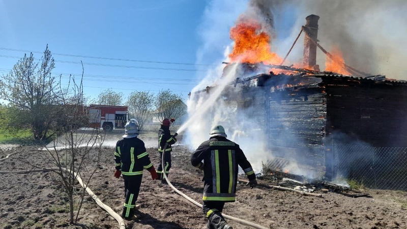 У селі на Волині згоріла дерев’яна хата