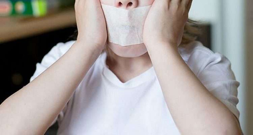 У луцькому дитсадку вихователька б’є дітей і заклеює їм роти скотчем