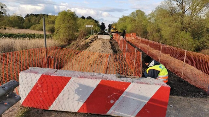 Обвал моста на Львівщині: дорожники облаштували пішохідний перехід