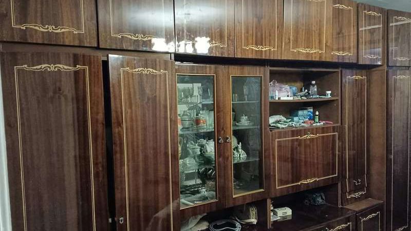 Волинянин продає радянську шафу за 100 тисяч гривень