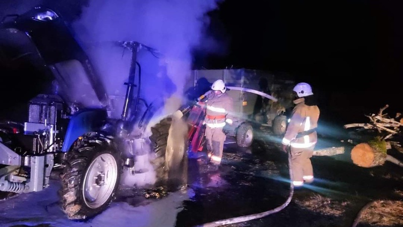 Волинські рятувальники ліквідували загорання трактора