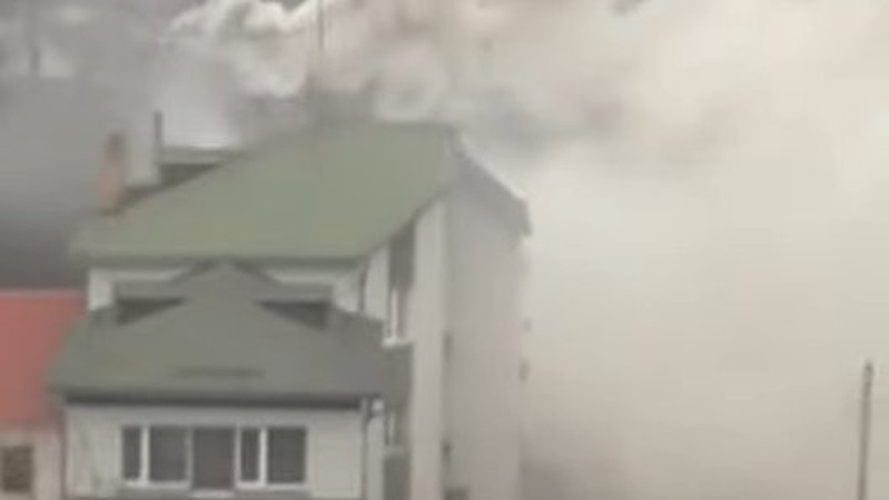 У Луцьк вулицю Конякіна охопив густий дим