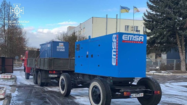 Волинські рятувальники повезли на Одещину дві силові електростанції