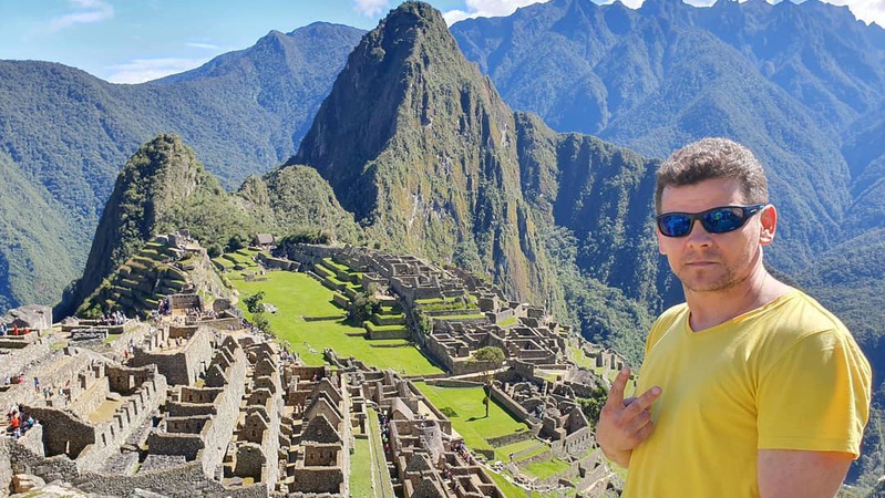 Їв жучків-черв’ячків, м’ясо лами та морської свинки: волинянин відвідав майже три десятки країн