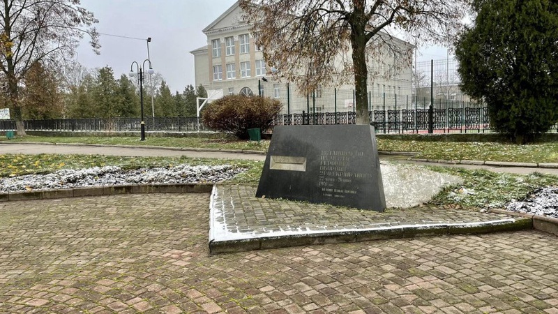 На Волині демонтували пам’ятний знак оборонцям укріпрайону