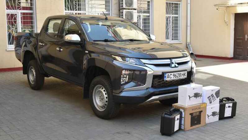 Ще одне авто з Луцька відправили військовим