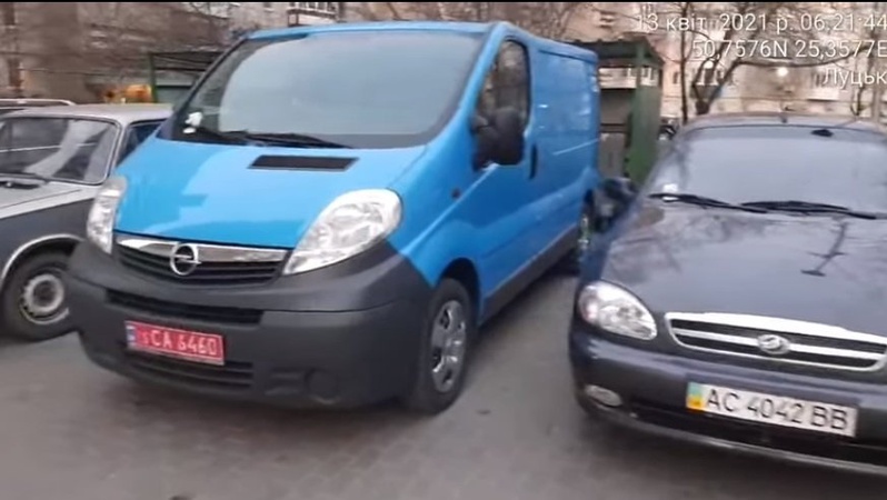 Муніципали показали авто лучан, через які у дворах – сміттєзвалища