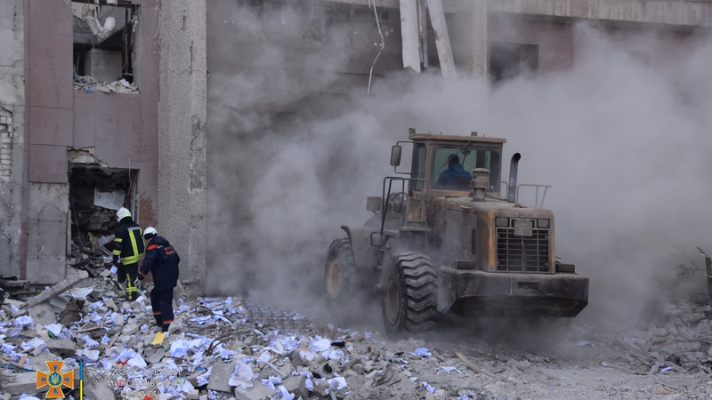 Кількість жертв від ракетного удару в Миколаївській ОДА сягнула 19-ти