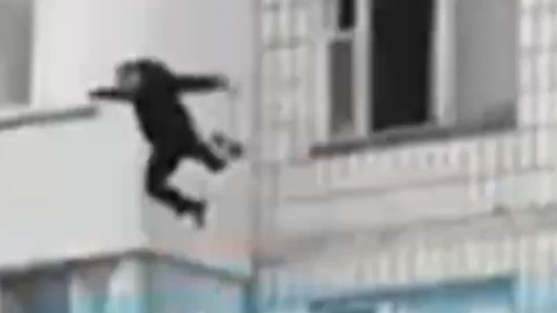 Впав із сьомого поверху і майже не постраждав: мешканець Черкас уявив себе «королем Сатурна»