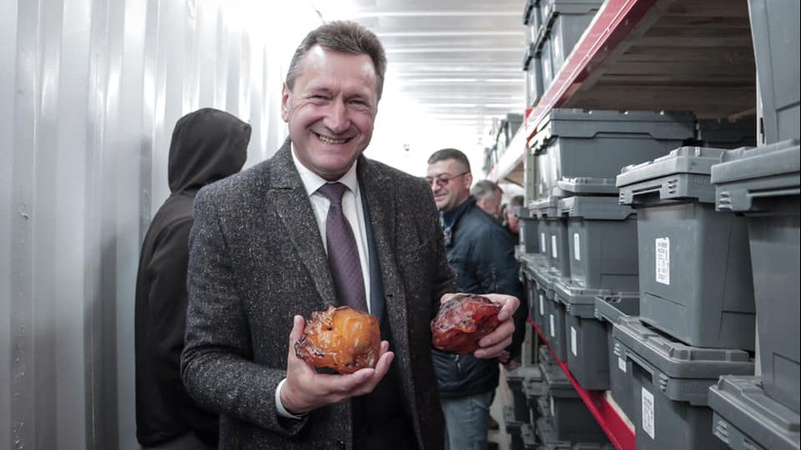 Волинський виш готуватиме спеціалістів з обробки бурштину