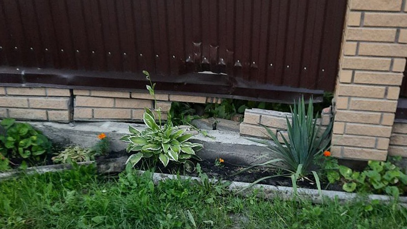 На Волині авто влетіло у паркан будинку