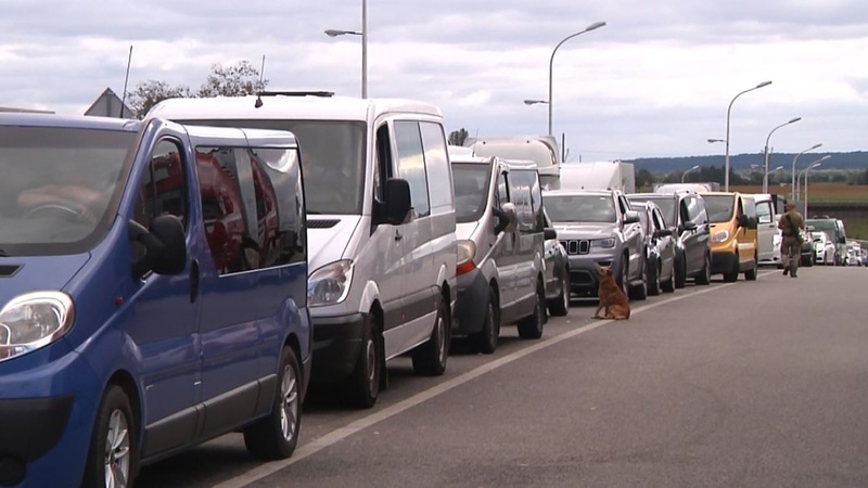 У волинському пункті пропуску «Устилуг» збільшились черги: у чому причина