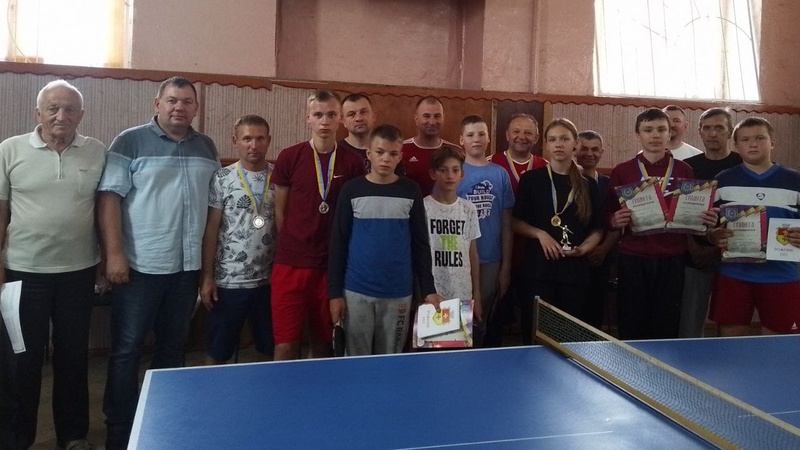 У Рожищі з нагоди Дня батька відбувся благодійний тенісний турнір