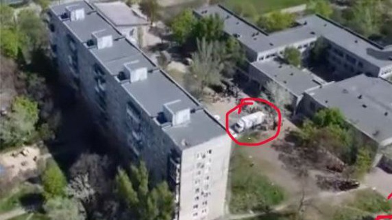 Окупанти вивозять тіла вбитих жителів Маріуполя у вантажівках з-під російського «гуманітарного вантажу», – Андрющенко