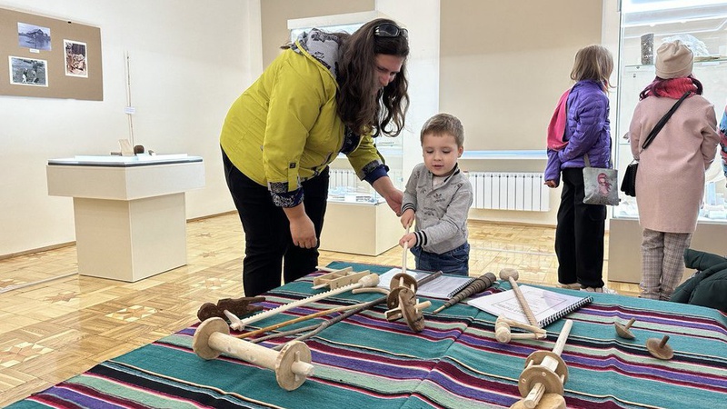 У Луцьку відкрили виставку «Народні іграшки зраненої землі». ФОТО, ВІДЕО