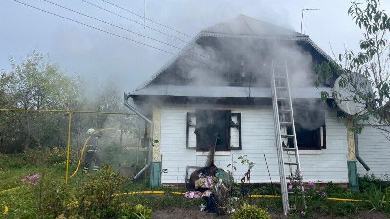 У Луцькому районі волинські рятувальники ліквідували пожежу