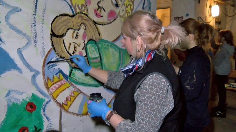 У Луцьку художники розмалювали бомбосховище