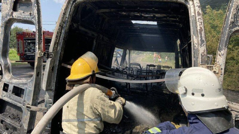 У селі на Волині вщент згорів бус