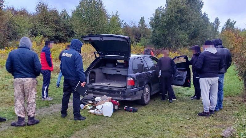 Поблизу Луцька виявили авто з наркотиками