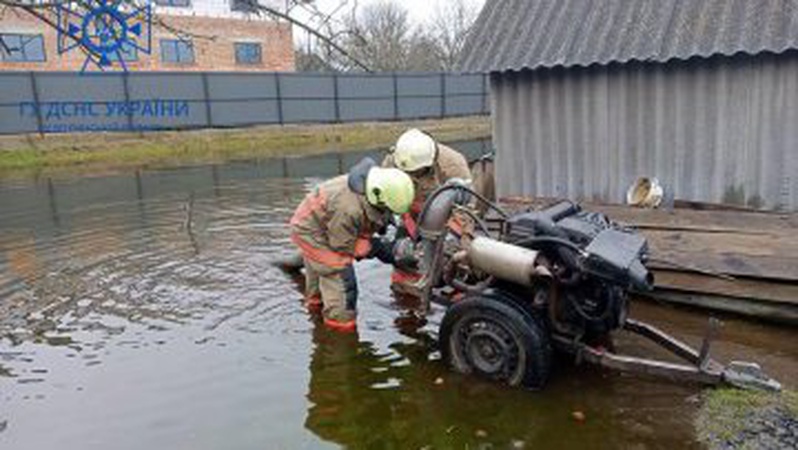 На Волині надзвичайники рятують населені пункти від підтоплень