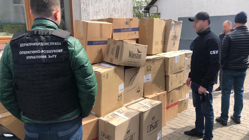 Ковельчанка влаштувала вдома склад цигарок: товар конфіскували