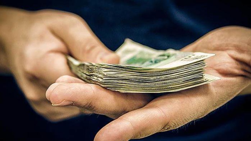 Надіслав рахунок у месенджер: на Волині поліціянт вимагав у водія 200 доларів хабара