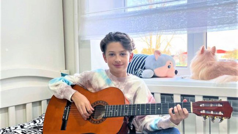 Майже мільйон переглядів зібрав юний волинянин, який заспівав в укритті