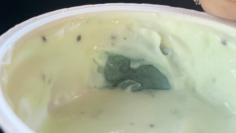 У Луцьку чоловік ледь не отруївся зіпсованим йогуртом. ФОТО