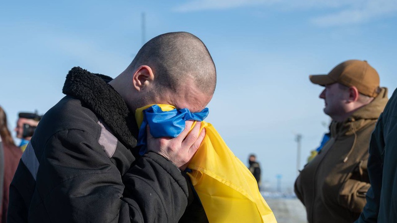 Обмін полоненими: розхитування теми бранців — інформаційна операція Кремля